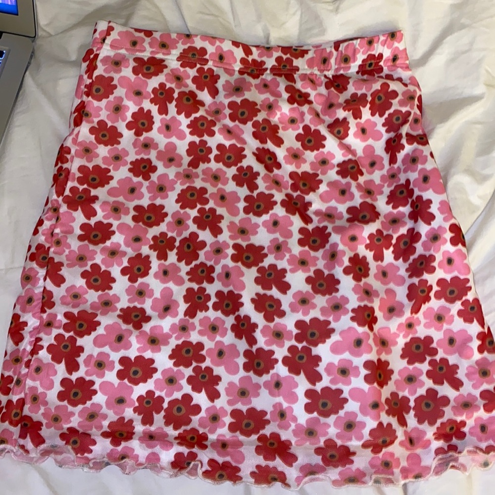 Very cute pink small flower skirt